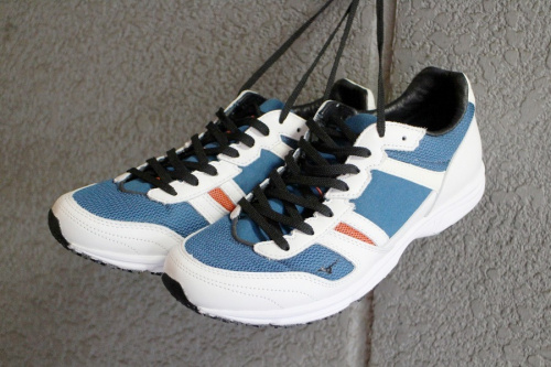 ヒューチャー×ミズノのスニーカー
