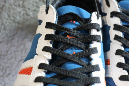 スニーカーの葛西