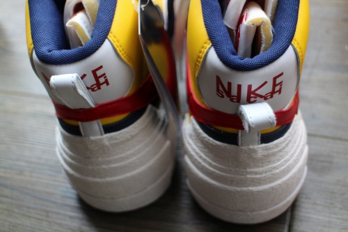 コラボ・別注アイテムのNIKE×sacai