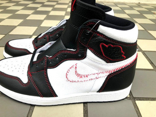 ナイキ エアジョーダン 4 レトロの葛西　スニーカー