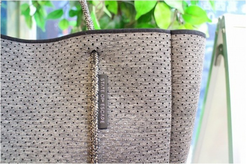 ステイトオブエスケープのトートバッグ