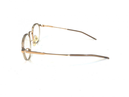 フォーナインズの葛西　眼鏡