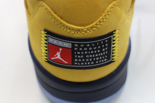 ナイキ エアジョーダンのスニーカー