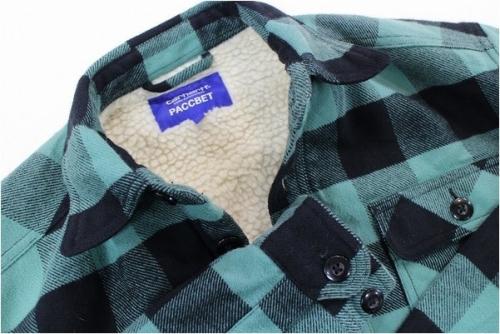 コラボ・別注アイテムのPACCBET x Carhartt