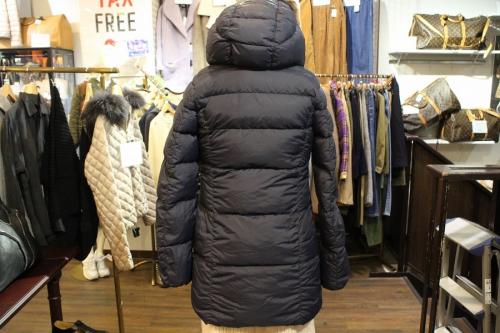 デュベティカのダウンコート