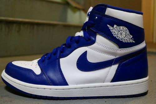 ナイキ エアジョーダン 1 レトロ ハイ オージーのスニーカー