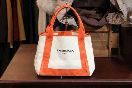BALENCIAGAのバレンシアガ