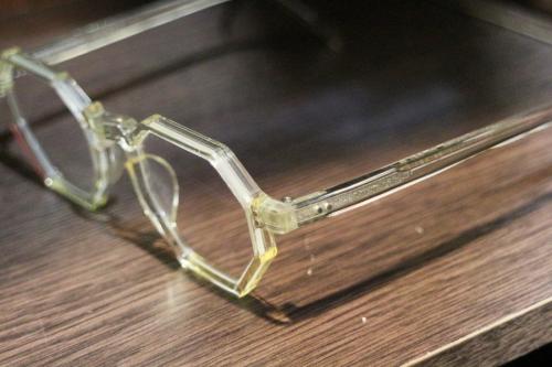 クラシック眼鏡の葛西