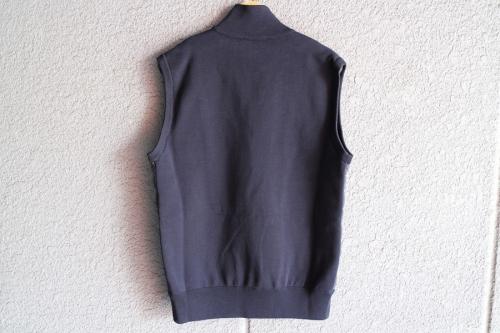 モンクレールのニット切り替えダウンベスト