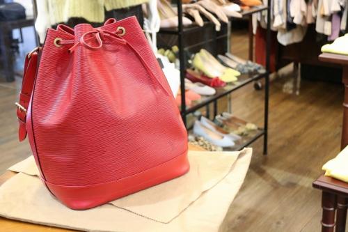 LOUIS VUITTON 　のルイ ヴィトン　