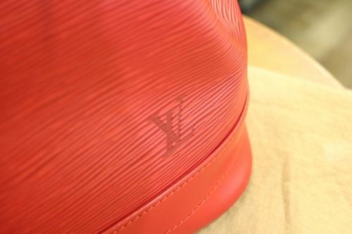 ルイ ヴィトン　の巾着ショルダーバック