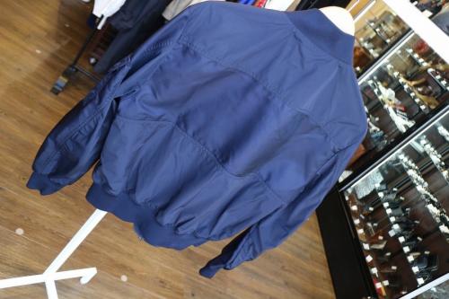 モンクレールのナイロン切替ブルゾン