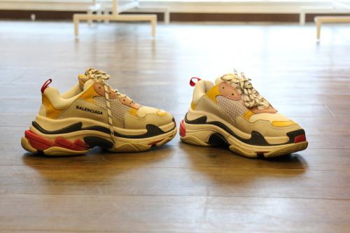 スニーカーのメンズ