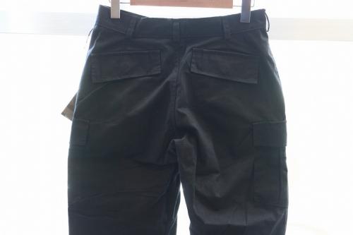 アークエアーのカーゴパンツ