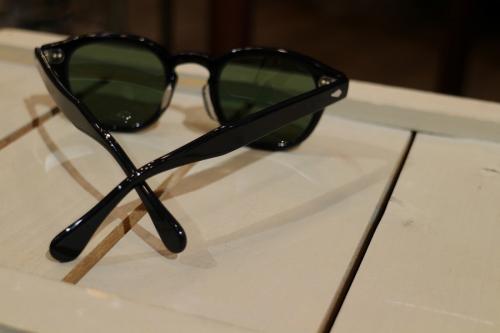 モスコットの眼鏡