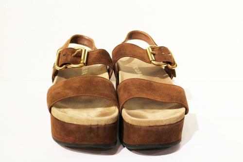 プラダのサンダル