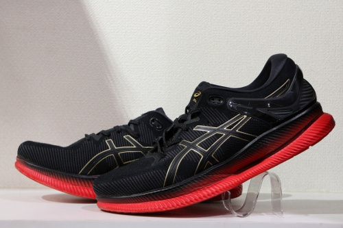 スポーツブランドのasics
