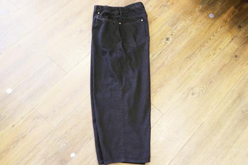 ワンダーランドのデニムパンツ