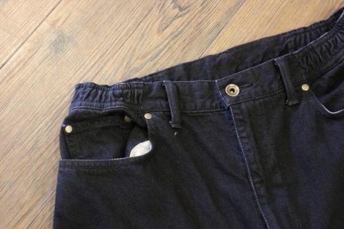 デニムパンツの葛西