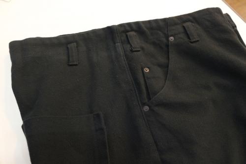 ドゥルカマラのワイドパンツ