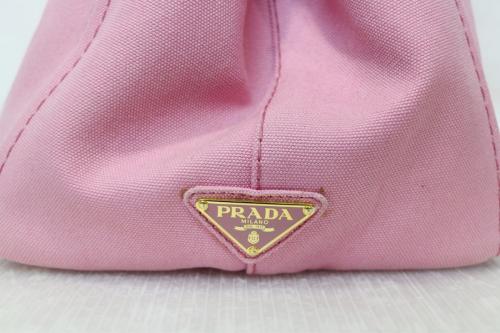プラダのバッグ
