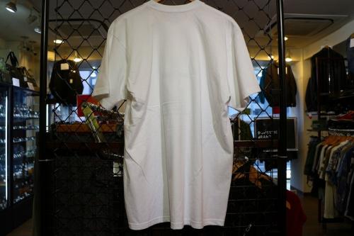 シュプリームのTシャツ