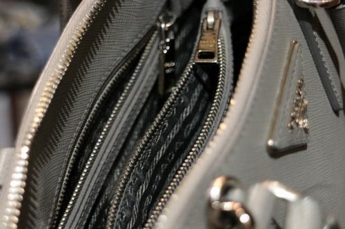 ショルダーバッグの葛西