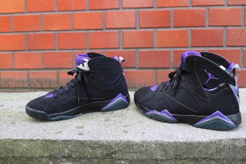 スニーカーのAIR JORDAN 7 RETRO