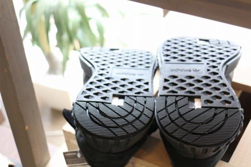 アディダス ×フューチャーペーサーのスニーカー