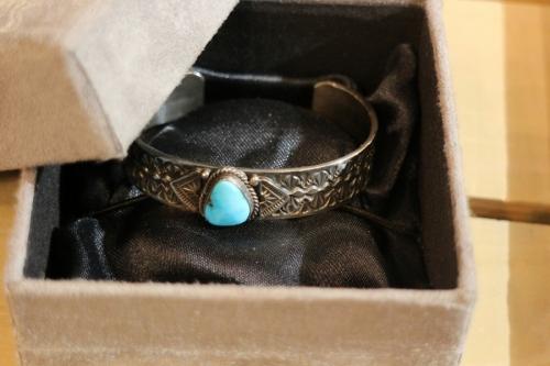 サンシャインリーブスのバングル