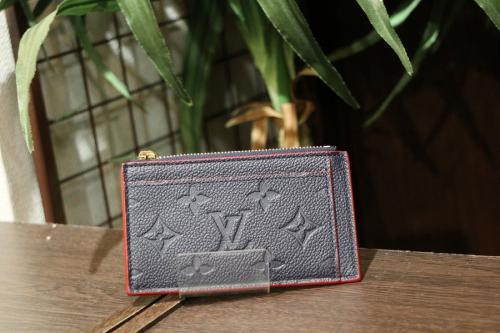 ルイ ヴィトン　のポルト　カルト・ジップ