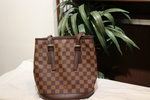 ラグジュアリーブランドのLOUIS VUITTON 　