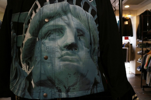 ストリートブランドのSUPREME × THE NORTH FACE