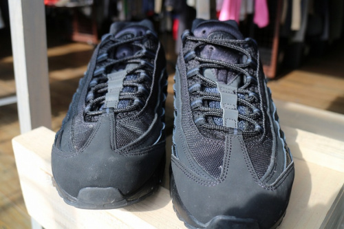 スニーカーのNIKE