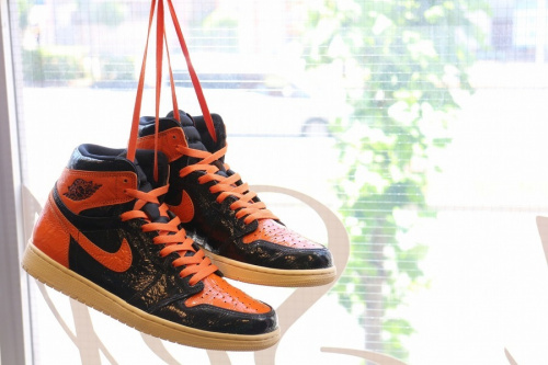 スポーツブランドのNIKE AIR JORDAN 1 RETRO HIGH OG