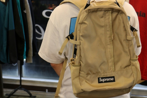ストリートブランドのSUPREME