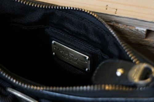 ショルダーバッグの葛西