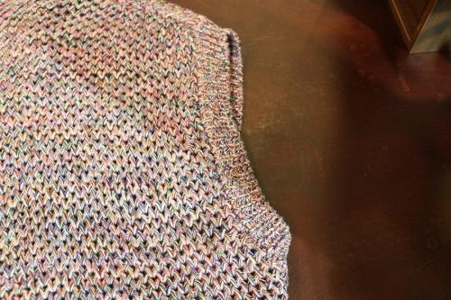 ニットベストの葛西