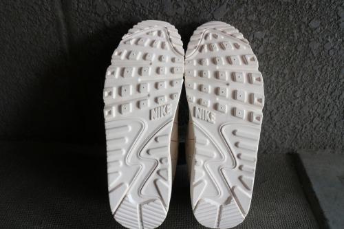ナイキのAIR MAX 90