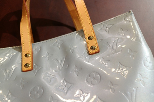 ラグジュアリーブランドのLOUIS VUITTON 　