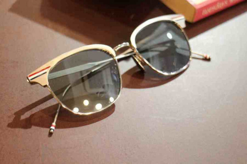 インポートブランドのTHOM BROWNE