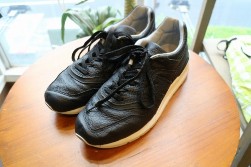 スニーカーのNEW BALANCE