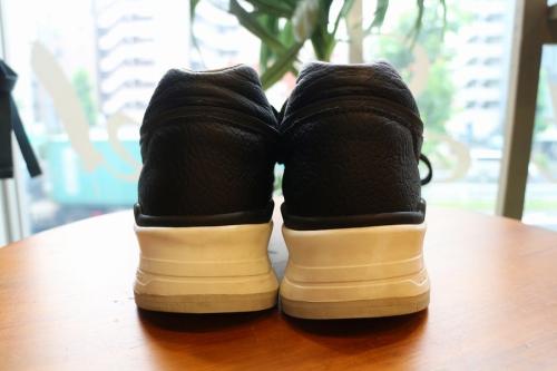 スニーカーの葛西