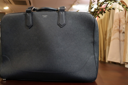 ビジネスアイテムのPELLE MORBIDA