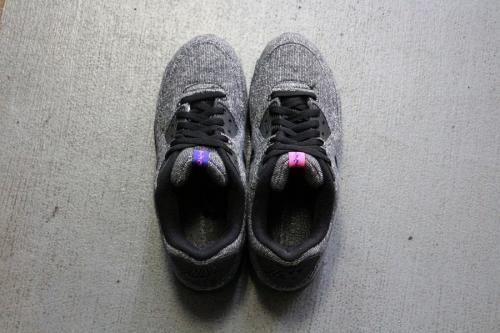 スニーカーの葛西