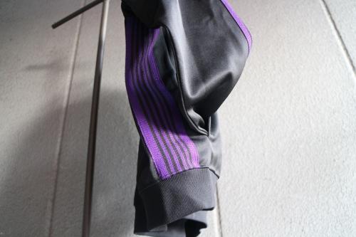 BEAMS別注のジャージークルーネック