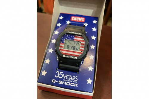 コラボ・別注アイテムのCASIO×CHUMS