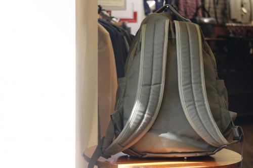 ブリーフィングのバックパック