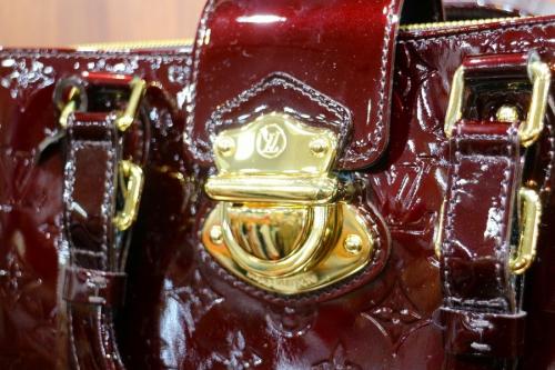 ルイ ヴィトン　のヴェルニ