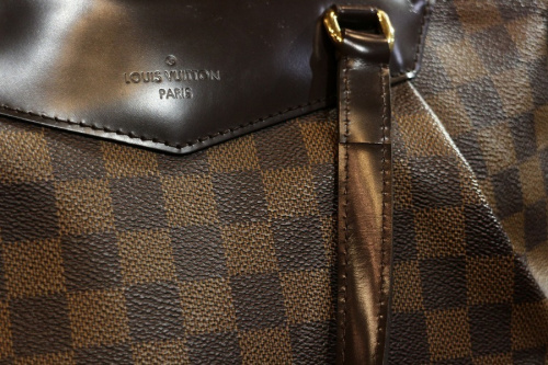 ラグジュアリーブランドのLOUIS VUITTON 　